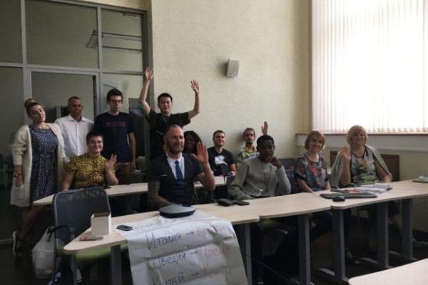 B09E9874-2F82-46B0-9C38-51E6005B8732