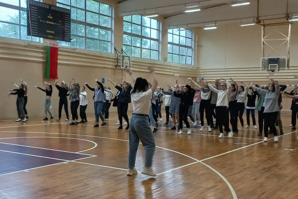 IMG-1f24cbca3d5e39661ec845e1a30a620a-V