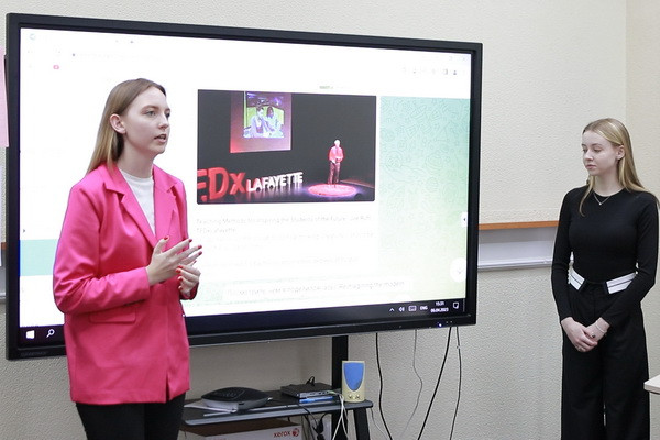 ЛЕКЦИЯ_для_УМУ_АНгл_Фил.00_20_34_05.Still028