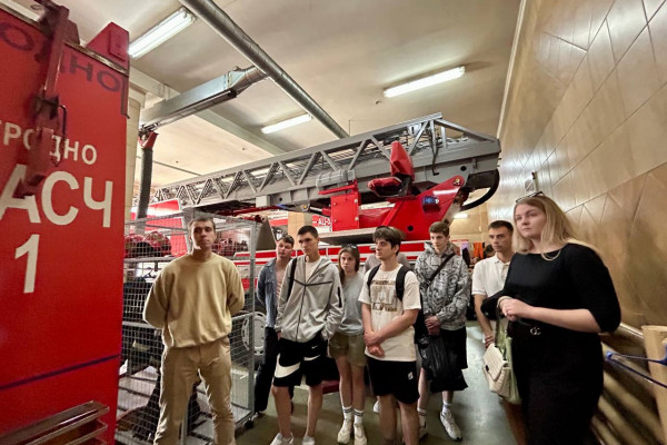 photo_5312147708292747005_y