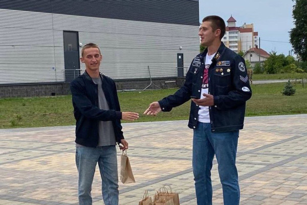 photo_5330187249540777832_y