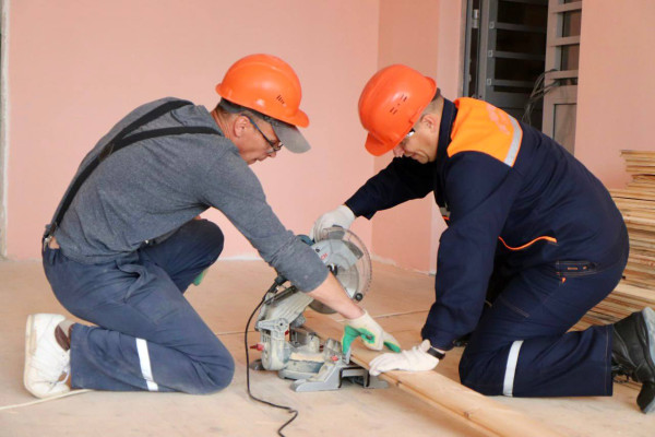 photo_5352757667753477958_y