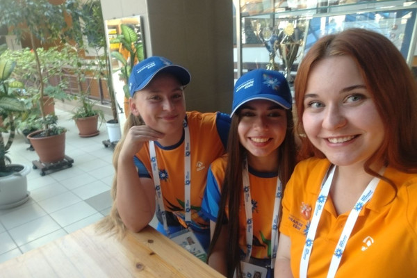 photo_5370879766862875733_y