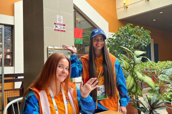 photo_5370879766862875734_y