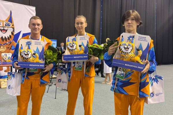 photo_5370879766862875759_y