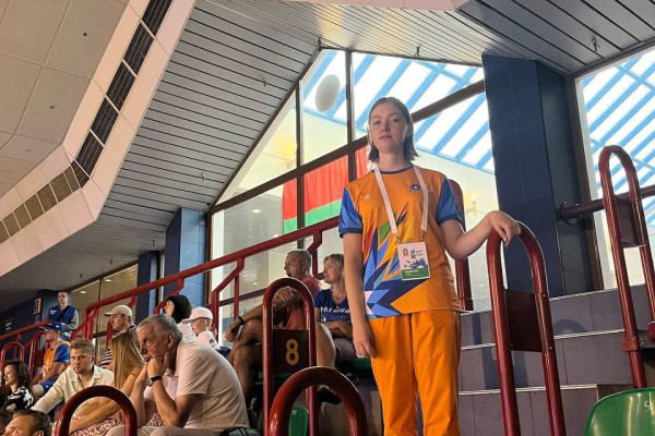 photo_5370879766862875763_y