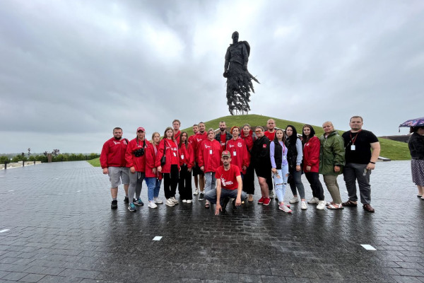 photo_5398048656235547358_y