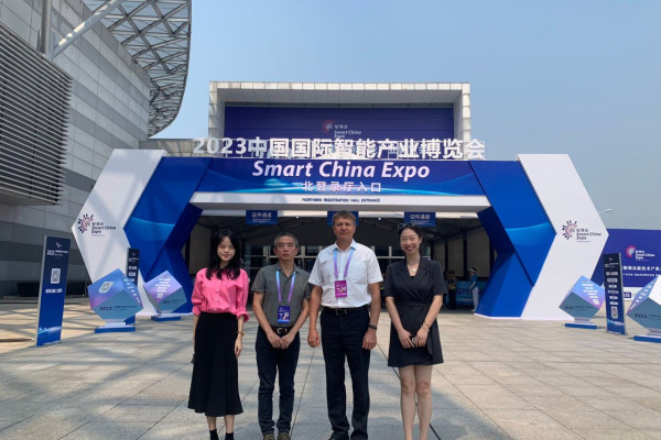 photo_5456546441519549053_y