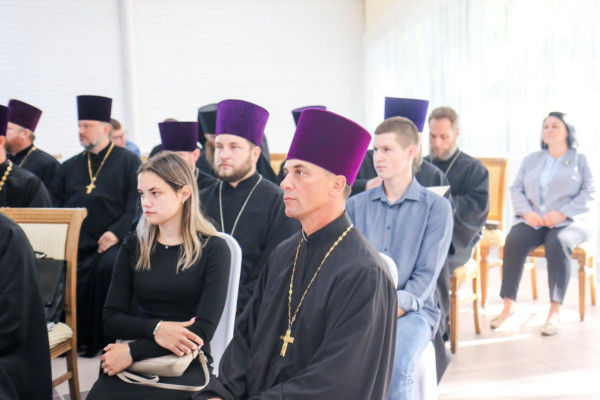 photo_5465637534370483823_y