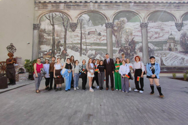 photo_5465170018590378788_y