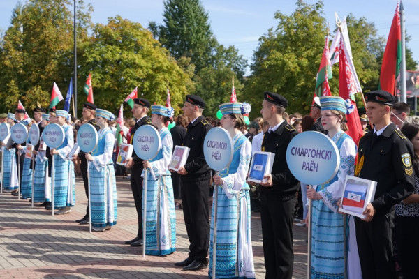 photo_5472348571094339164_y