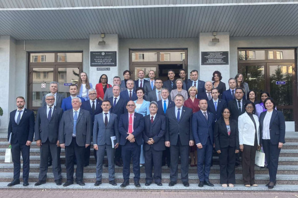 photo_5210852931841150710_y