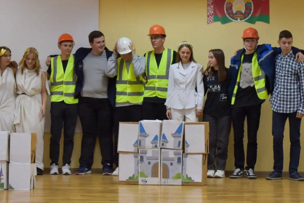 photo_5235622149971103115_y