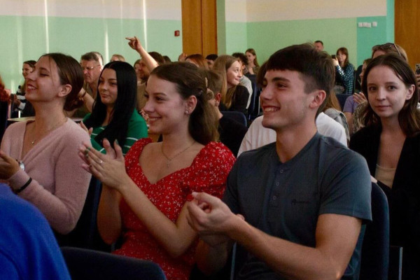 photo_5235622149971103127_y