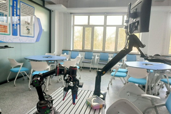 photo_5318951838432742547_y