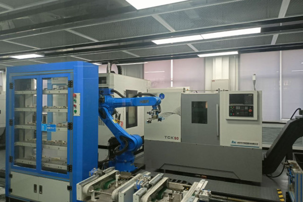 photo_5318951838432742551_y