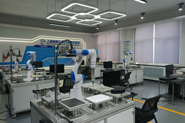 photo_5318951838432742552_y