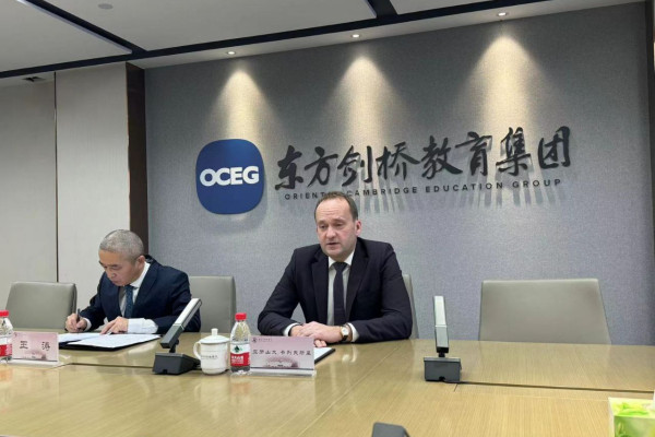 photo_5318951838432742556_y