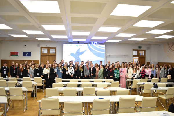 photo_5314773578283078933_y