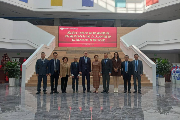 photo_5321236133968991440_y