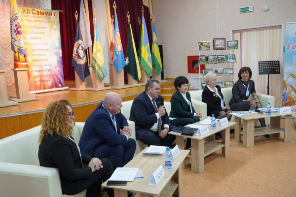 photo_5440821406607725667_y