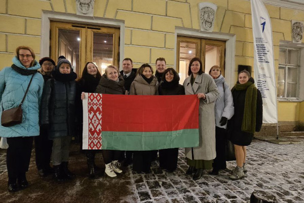 photo_5440415875795635509_y