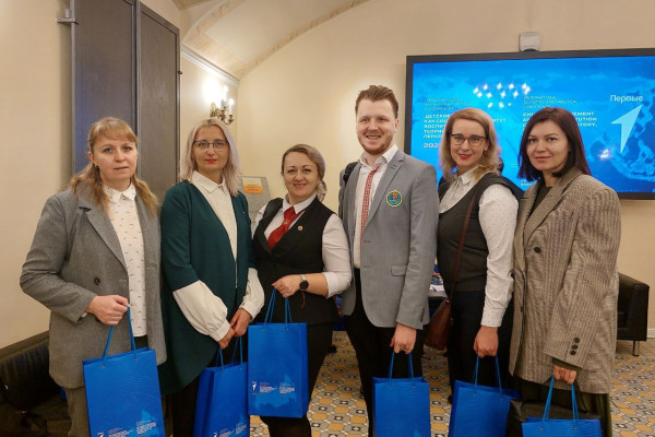 photo_5443133357438393115_y