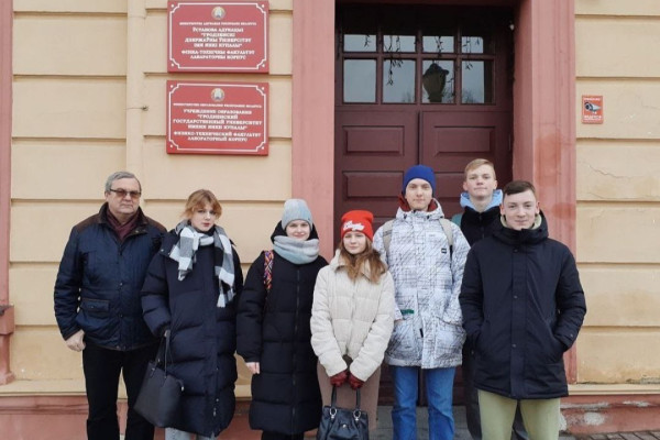 photo_5253775138485293441_y