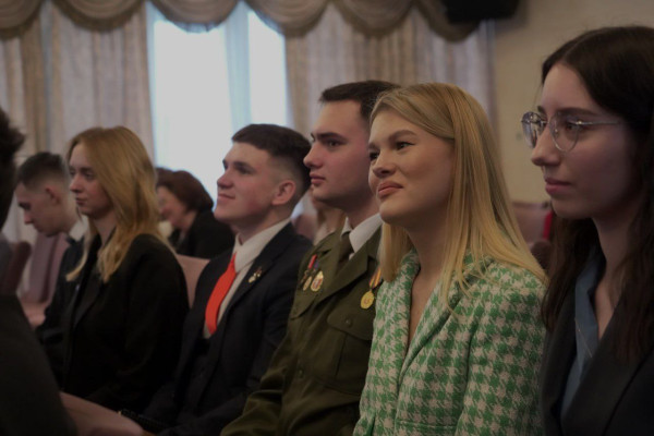 photo_5296245733613230290_y