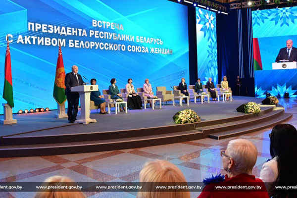 photo_5445264657649621266_y