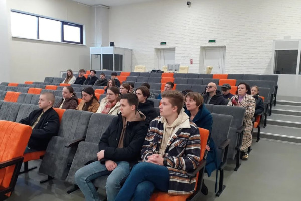 photo_5244587748172618770_y