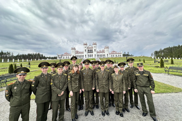 photo_5294366492147701833_y