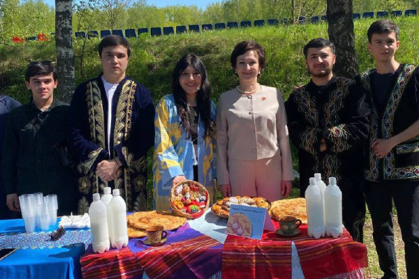 photo_5301065807905807797_x