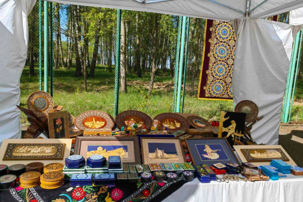 photo_5301065807905807800_y