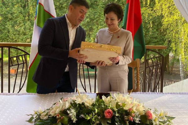 photo_5301065807905808622_x