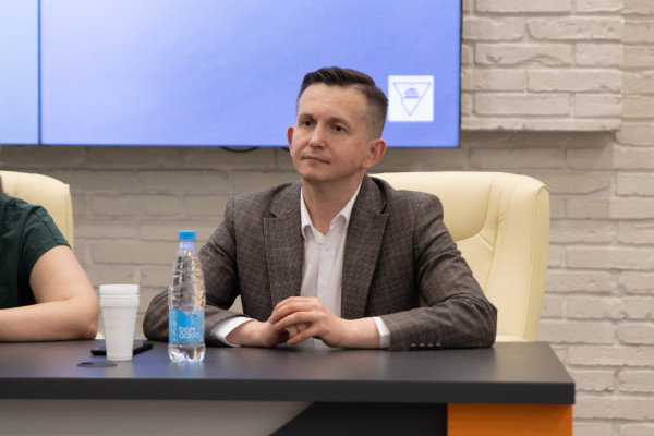 photo_5316503865987817097_w