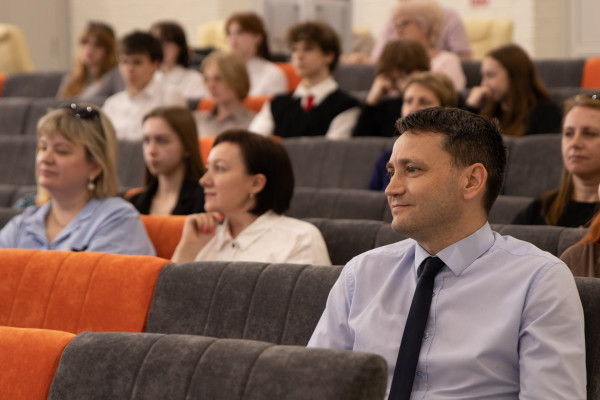 photo_5316503865987817100_w