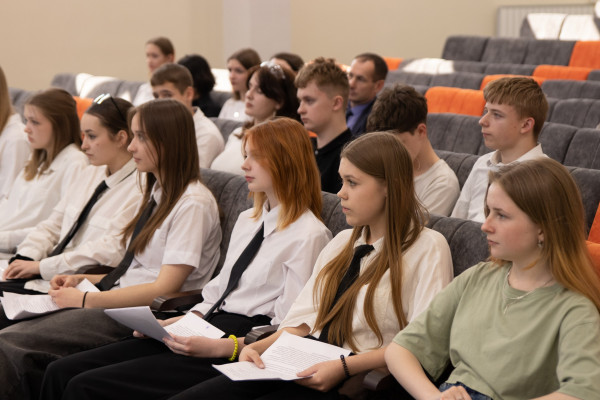 photo_5316503865987817103_w