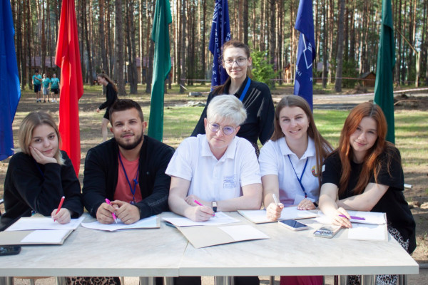 photo_5397966304532617509_y