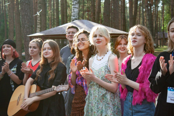 photo_5397966304532617510_y