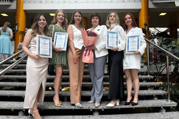 photo_5445292531987372578_y