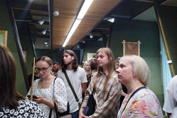 photo_5467831914766394058_y