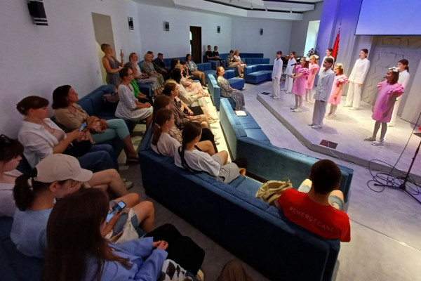 photo_5467831914766394062_y