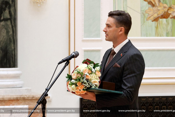 photo_5474589534705540150_y