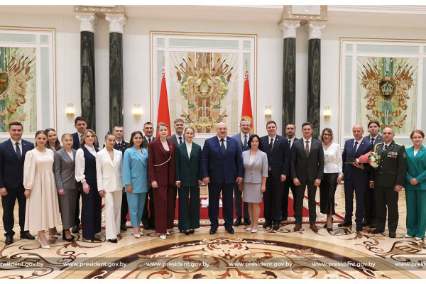 photo_5474589534705540151_y