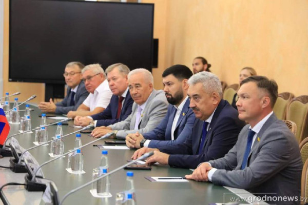 photo_5237858054110832607_x