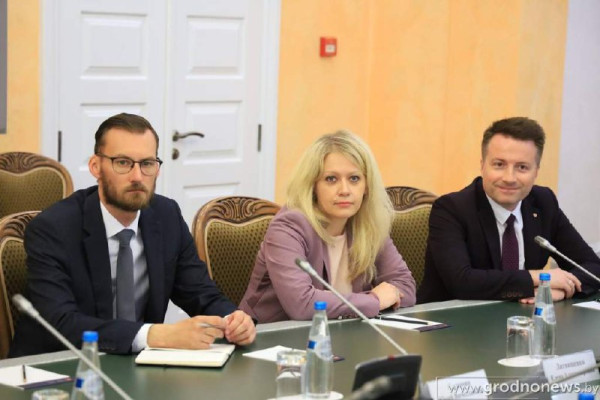 photo_5237858054110832608_x