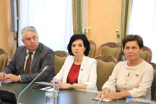 photo_5237858054110832609_x