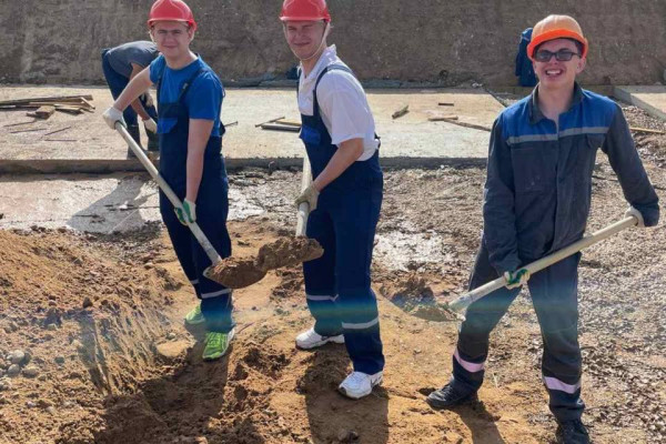 photo_5219758215816928542_y