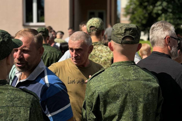 photo_5289778805650613331_y